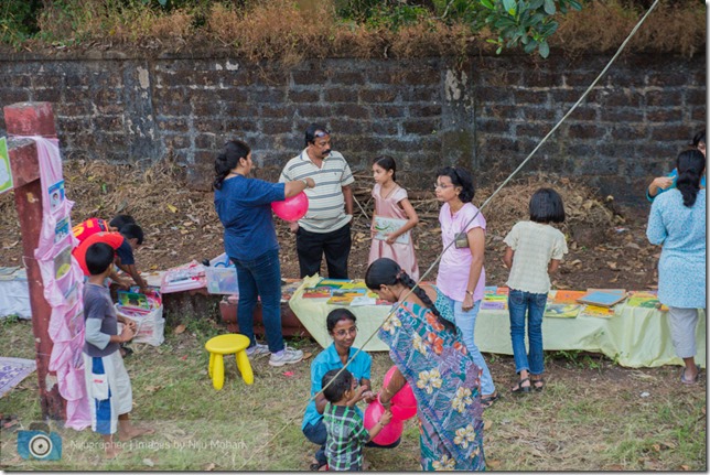 Aldona_Reading_in_the_Park_Bookworm-Goa-Nijugrapher-images-by-Niju_Mohan-62-untitled-DSC_7834